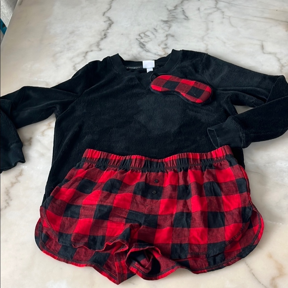 Wondershop Black and Red Plaid Pajama Set with Eye Mask - Picture 2 of 14